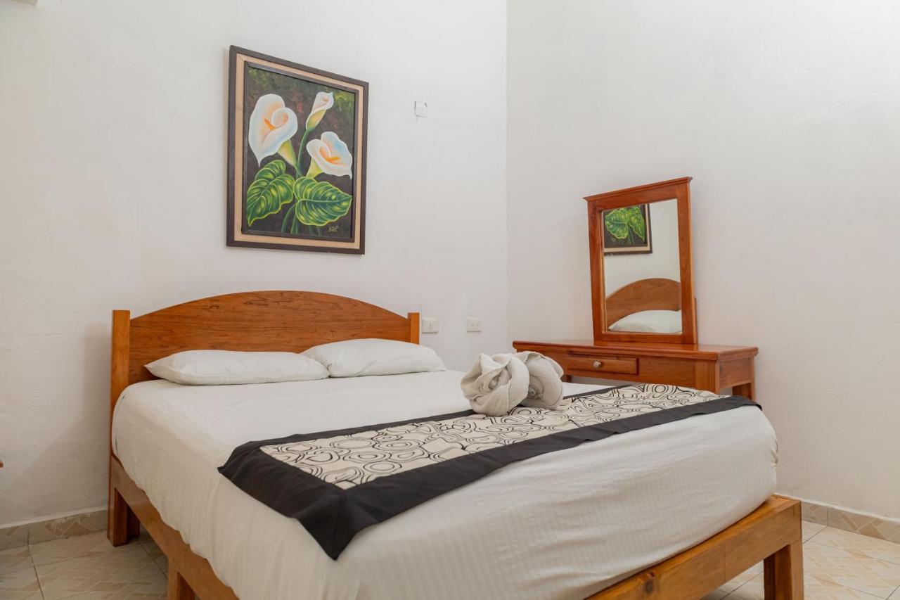 Hotel Las Palmas Cancun Centro Екстериор снимка