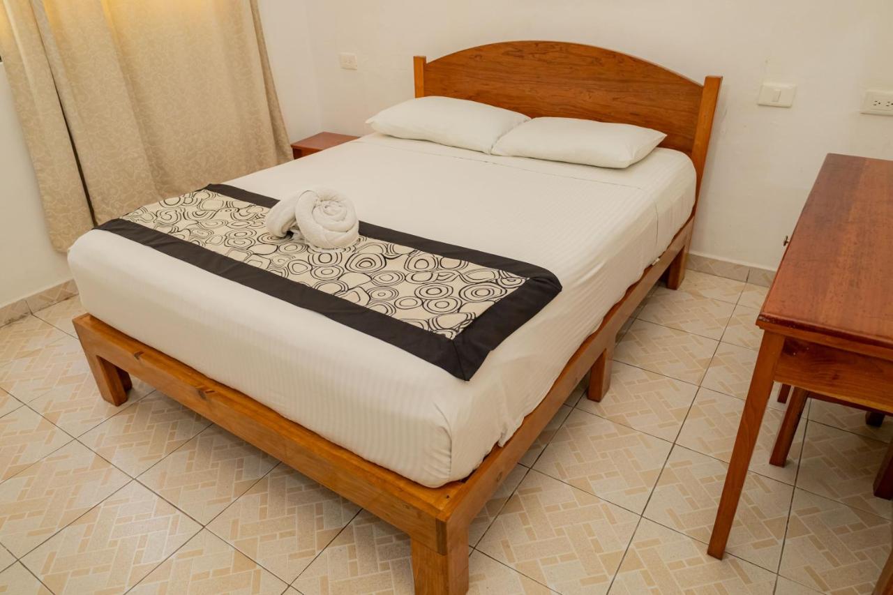 Hotel Las Palmas Cancun Centro Екстериор снимка