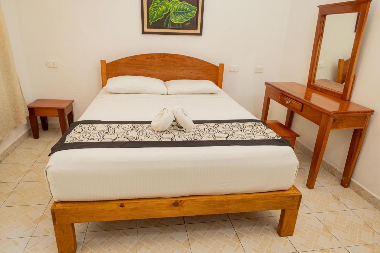 Hotel Las Palmas Cancun Centro Екстериор снимка
