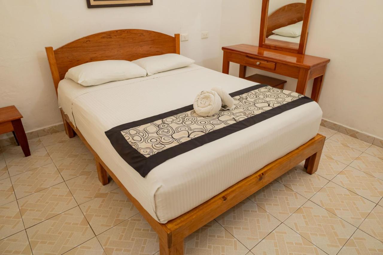 Hotel Las Palmas Cancun Centro Екстериор снимка