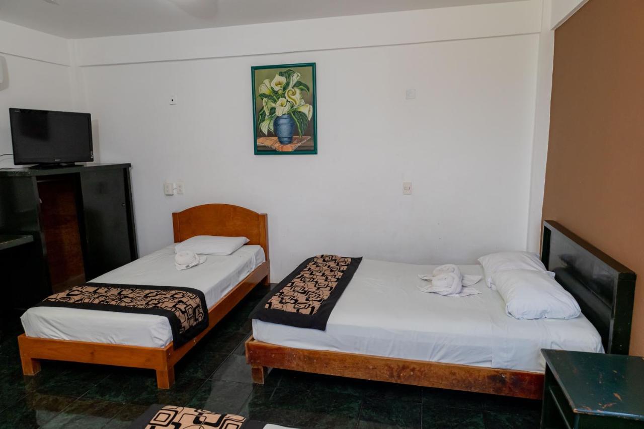 Hotel Las Palmas Cancun Centro Екстериор снимка