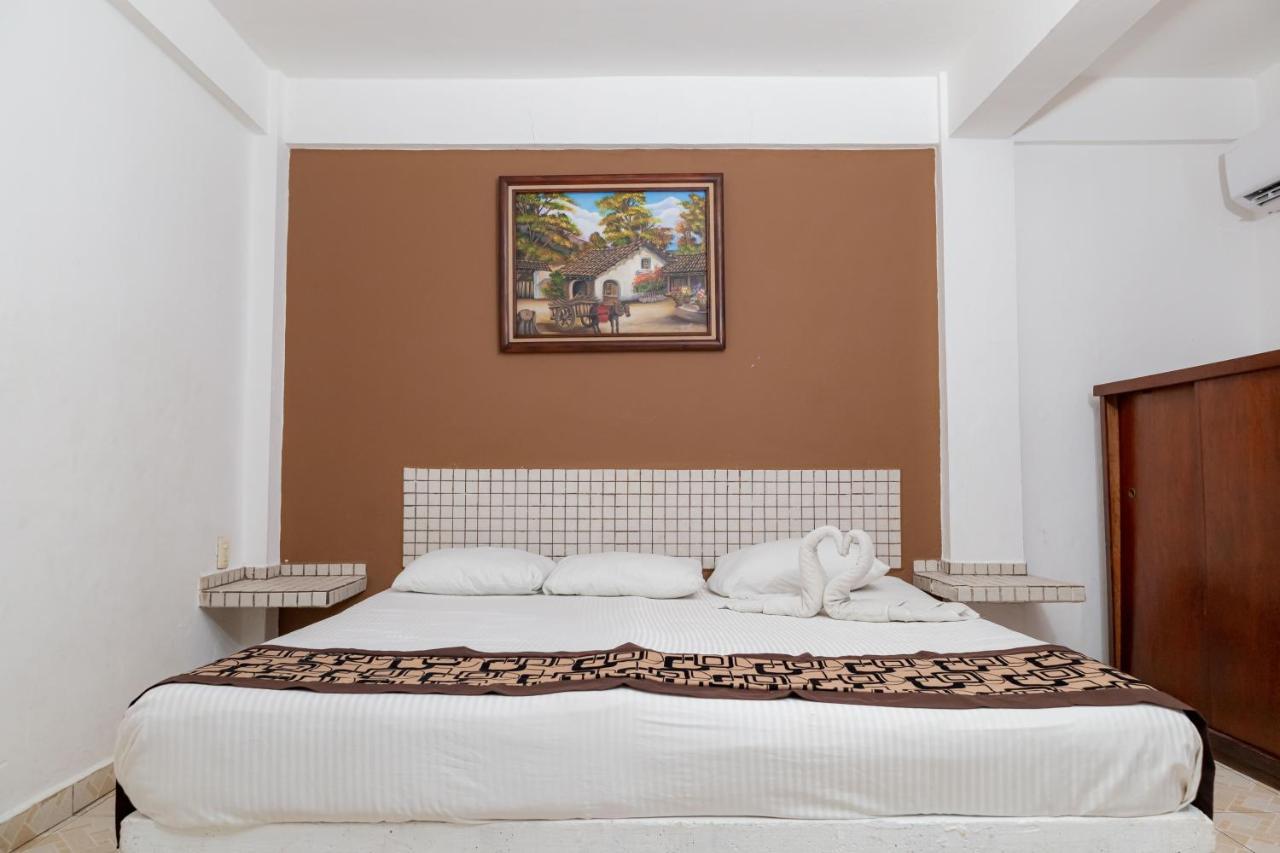 Hotel Las Palmas Cancun Centro Екстериор снимка
